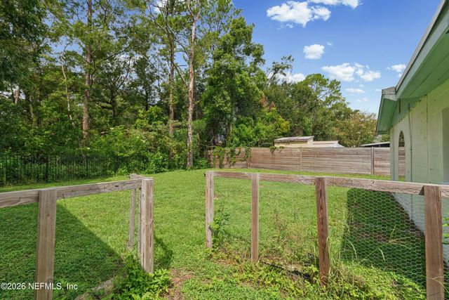 2034 MONTEAU Drive, Jacksonville, FL 32210