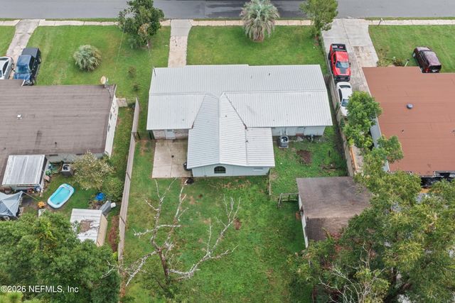 2034 MONTEAU Drive, Jacksonville, FL 32210