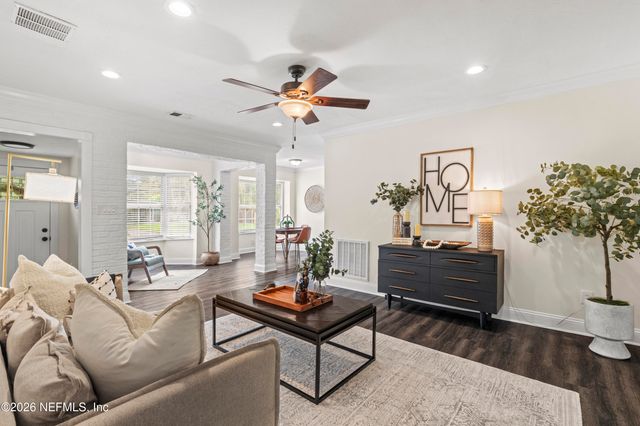 2034 MONTEAU Drive, Jacksonville, FL 32210