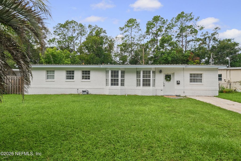 2034 MONTEAU Drive, Jacksonville, FL 32210