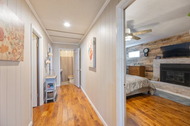 982 Lost Creek Boat Dock Rd, Decaturville, TN 38329