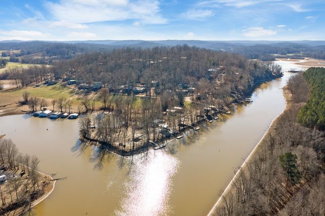 982 Lost Creek Boat Dock Rd, Decaturville, TN 38329