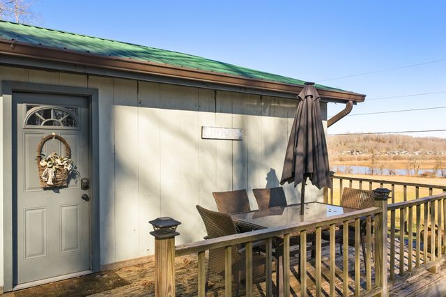 982 Lost Creek Boat Dock Rd, Decaturville, TN 38329