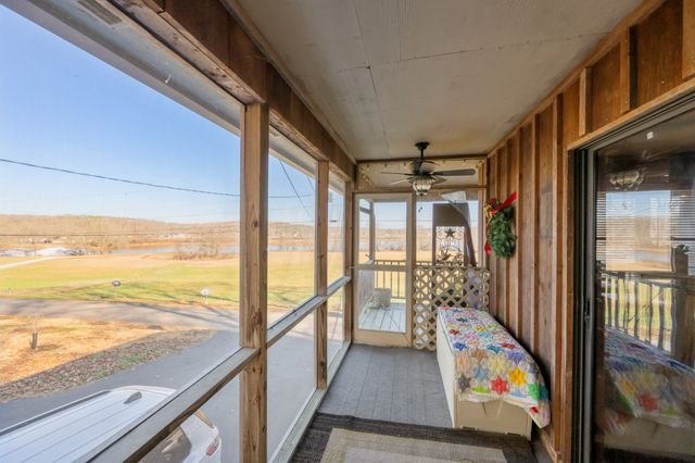 982 Lost Creek Boat Dock Rd, Decaturville, TN 38329