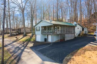 982 Lost Creek Boat Dock Rd, Decaturville, TN 38329