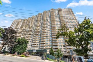 555 North Avenue, Fort Lee, NJ 07024