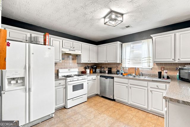 210 Spring Lake Terrace, Covington, GA 30016