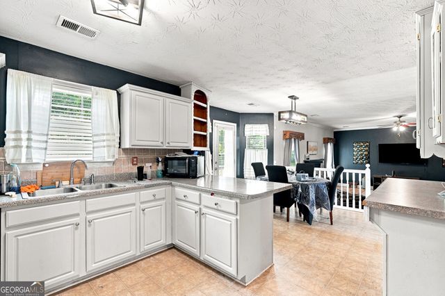 210 Spring Lake Terrace, Covington, GA 30016