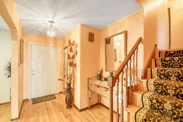 22417 RIVERSIDE Drive, Richton Park, IL 60471