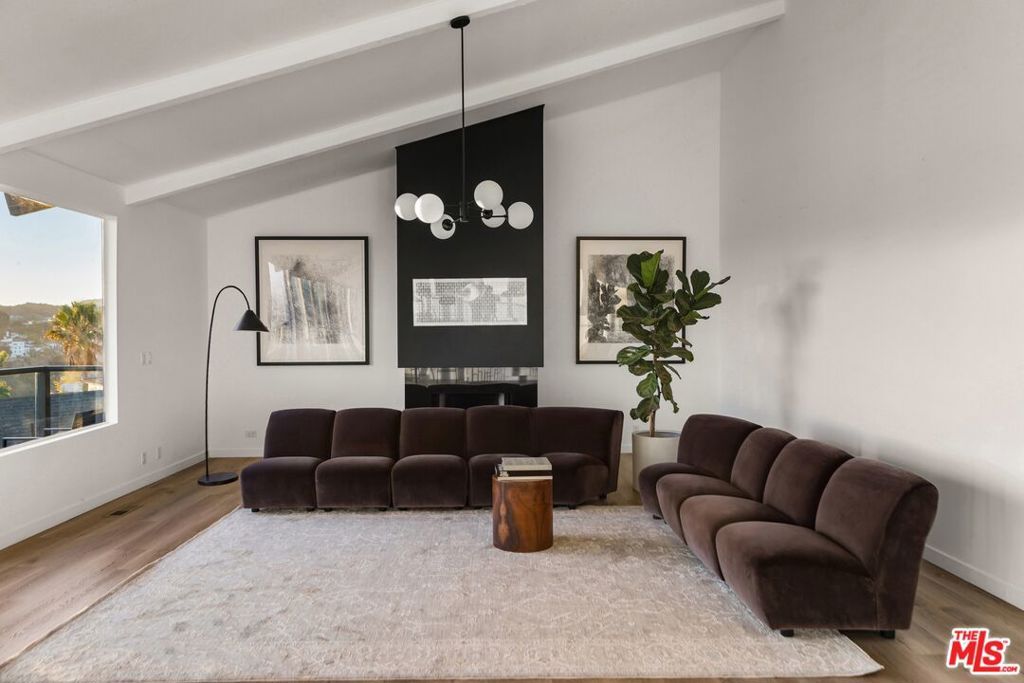 5690 Hill Oak Drive, Los Angeles, CA 90068 — photo 2
