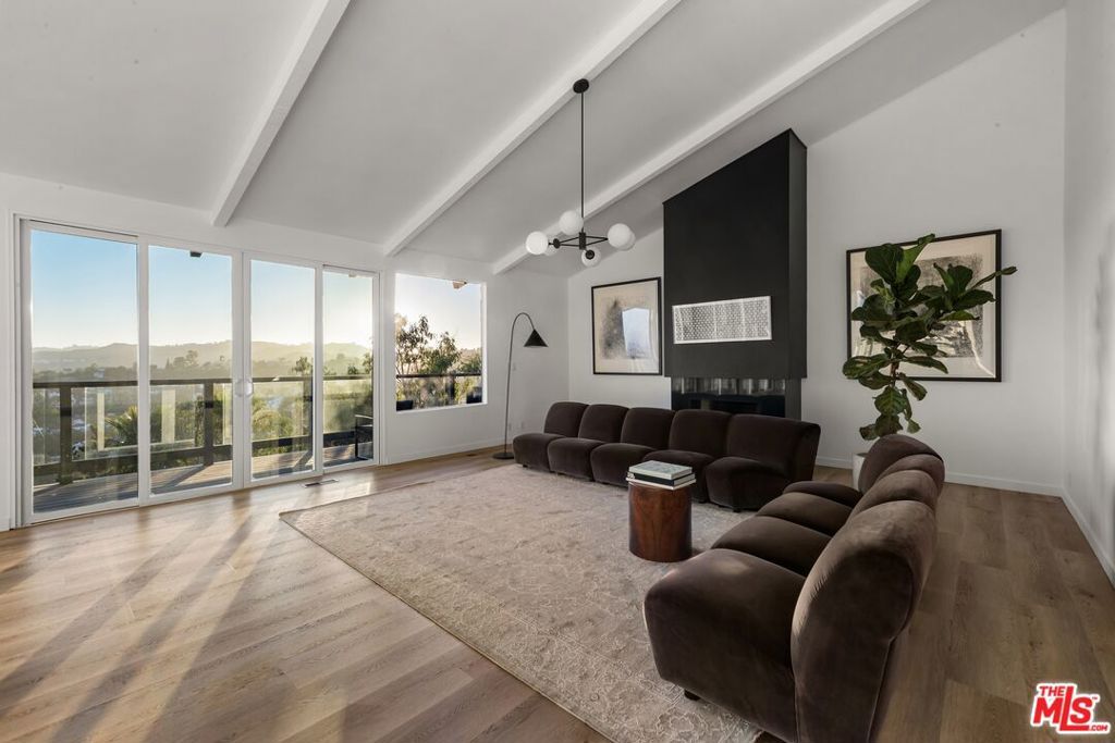 5690 Hill Oak Drive, Los Angeles, CA 90068 — photo 3