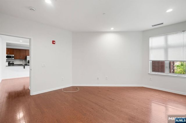 3308 Riverview Avenue 308, Englewood, NJ 07631