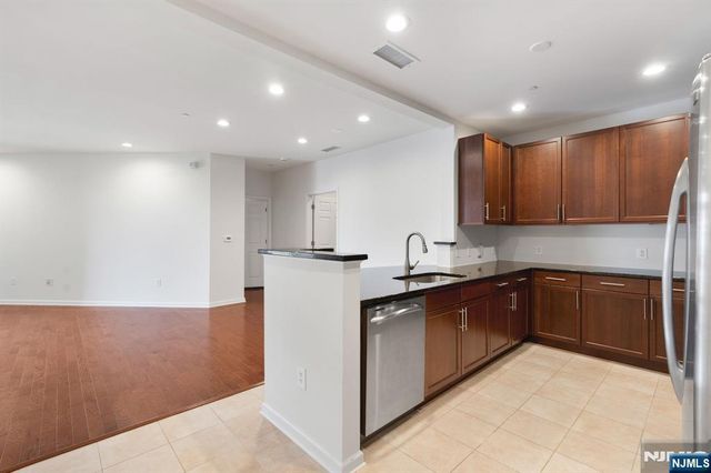 3308 Riverview Avenue 308, Englewood, NJ 07631