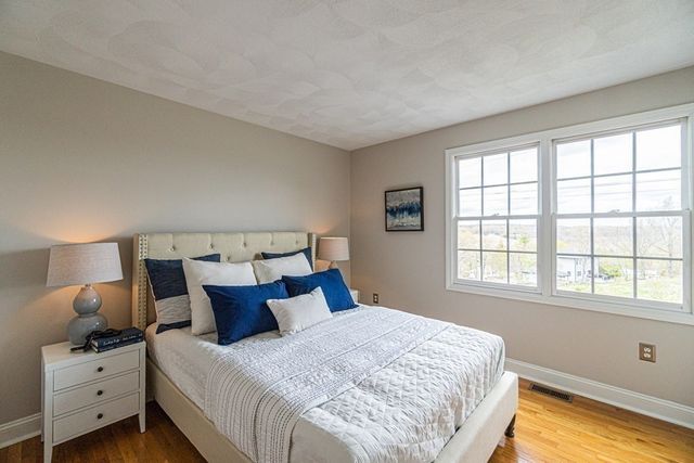 32 Waltham St, Woburn, MA 01801