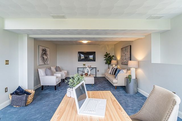 32 Waltham St, Woburn, MA 01801