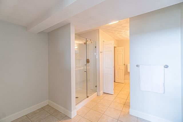 32 Waltham St, Woburn, MA 01801