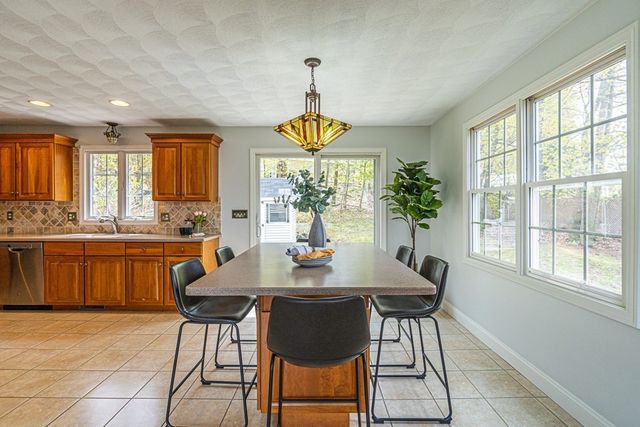 32 Waltham St, Woburn, MA 01801