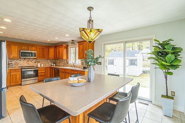 32 Waltham St, Woburn, MA 01801