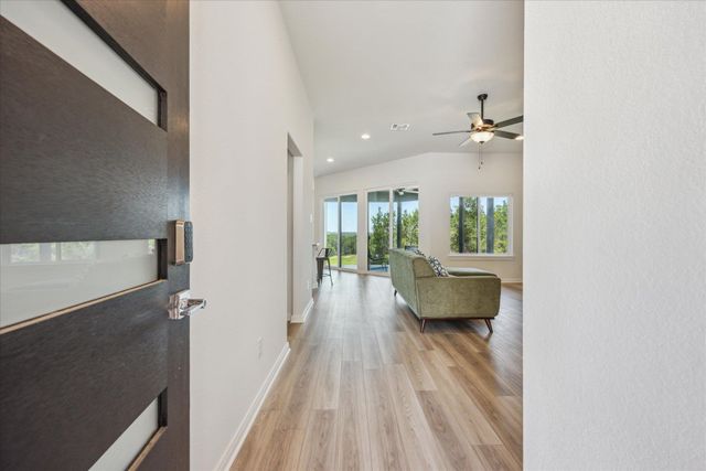 21001 Newhaven CV, Lago Vista, TX 78645