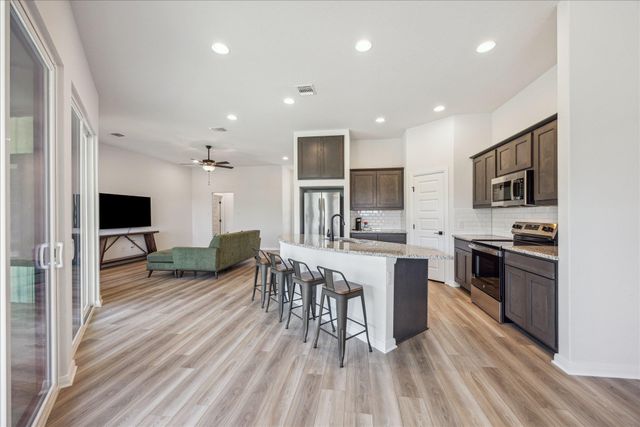 21001 Newhaven CV, Lago Vista, TX 78645