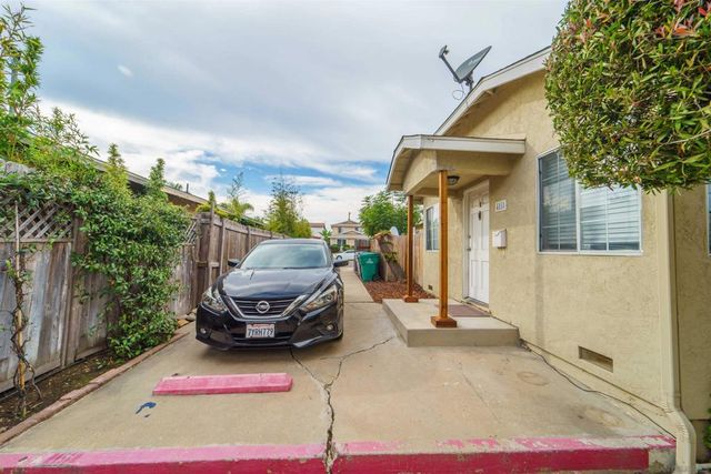 4555 57 36th, San Diego, CA 92116