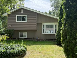 29W313 Ray Avenue, West Chicago, IL 60185