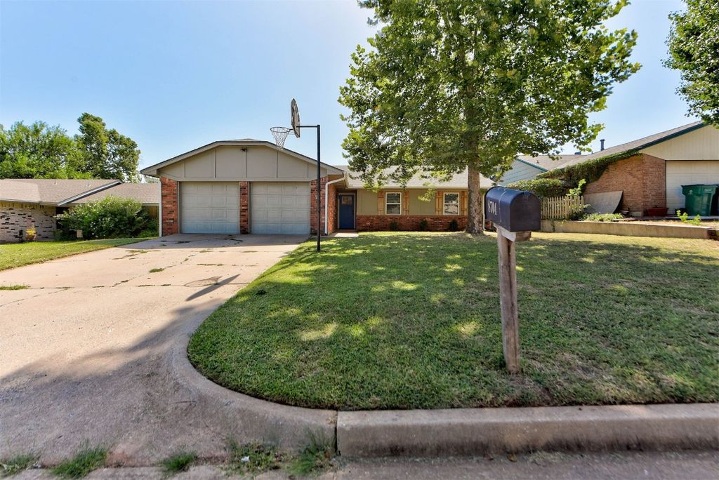 8704 Dena Lane, Oklahoma City, OK 73132