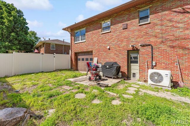 223 Hy Vista Drive, Alton, IL 62002