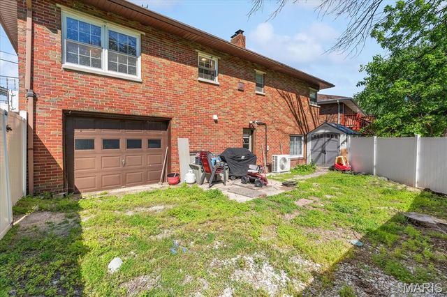 223 Hy Vista Drive, Alton, IL 62002