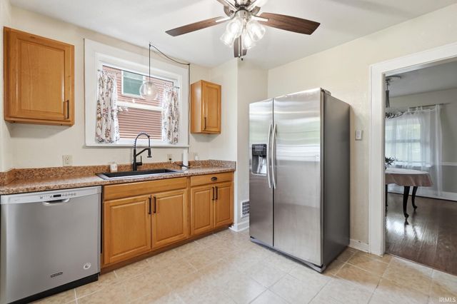 1831 Crescent Avenue, Fort Wayne, IN 46805