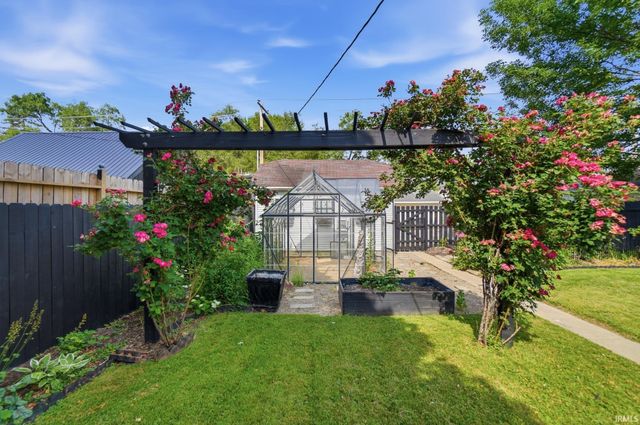 1831 Crescent Avenue, Fort Wayne, IN 46805