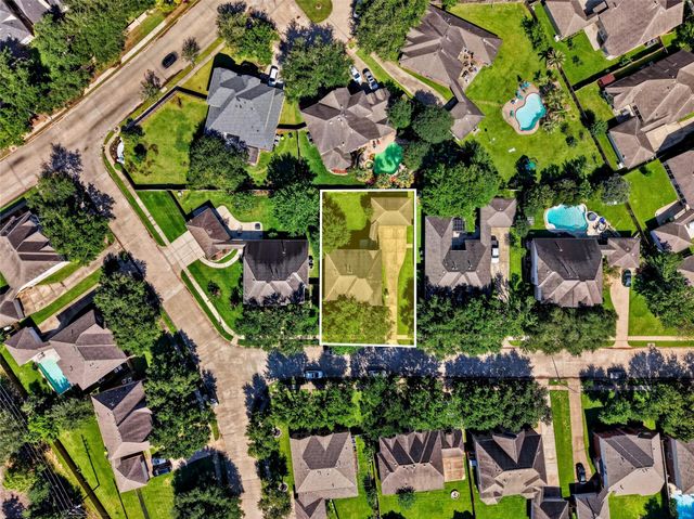 4122 Casa Del Lago Drive, Missouri City, TX 77459
