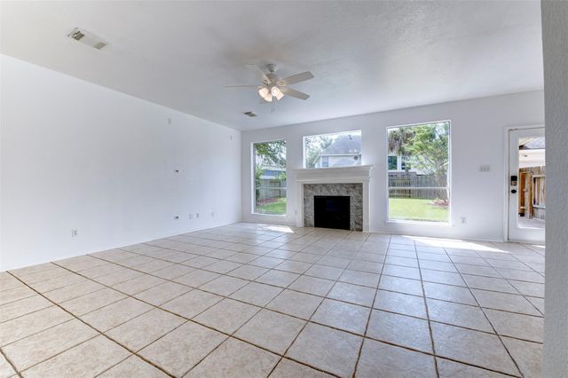 4122 Casa Del Lago Drive, Missouri City, TX 77459