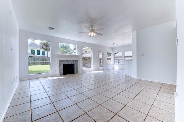4122 Casa Del Lago Drive, Missouri City, TX 77459