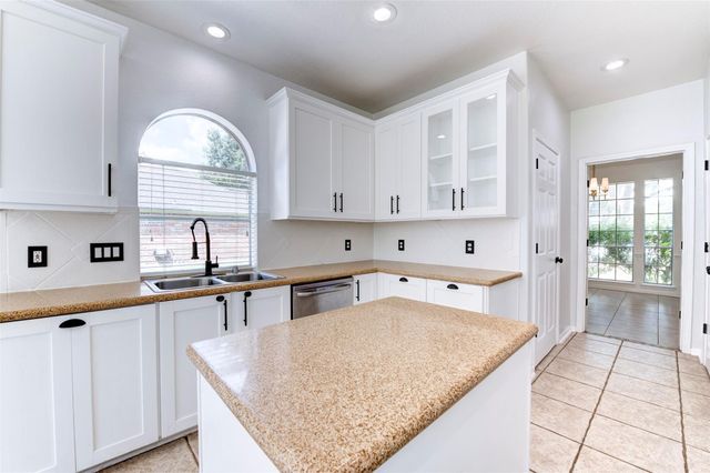 4122 Casa Del Lago Drive, Missouri City, TX 77459