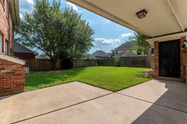 4122 Casa Del Lago Drive, Missouri City, TX 77459