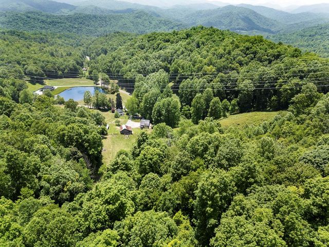 1651 Winding Stairs Road, Topton, NC 28781