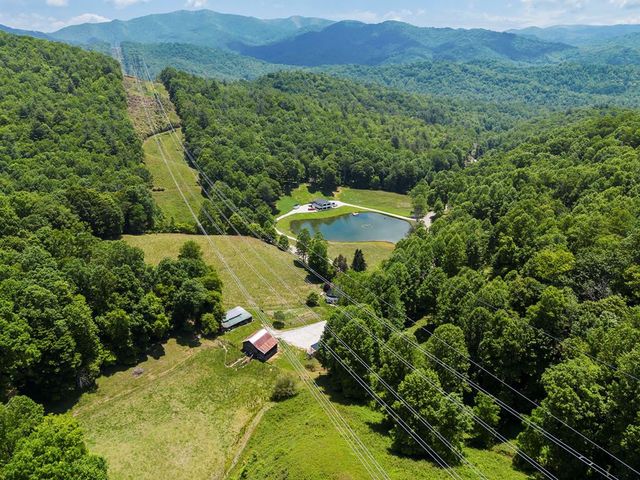 1651 Winding Stairs Road, Topton, NC 28781