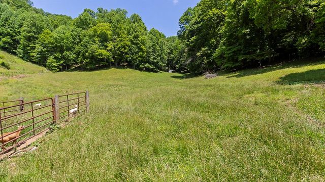 1651 Winding Stairs Road, Topton, NC 28781