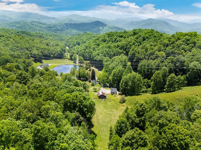 1651 Winding Stairs Road, Topton, NC 28781