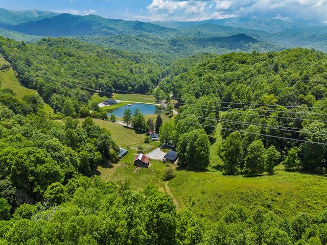 1651 Winding Stairs Road, Topton, NC 28781