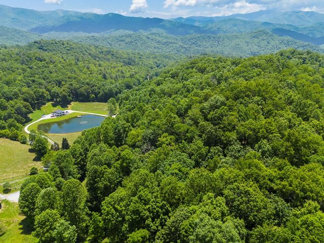 1651 Winding Stairs Road, Topton, NC 28781