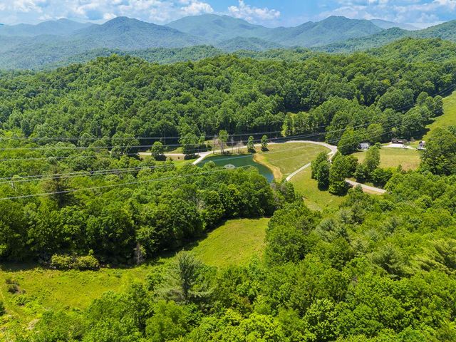 1651 Winding Stairs Road, Topton, NC 28781