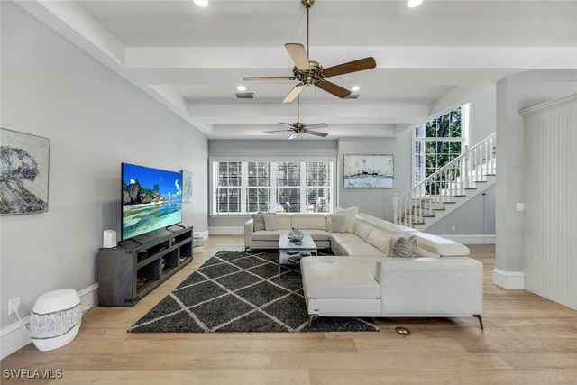 1550 GORDON DR, Naples, FL 34102