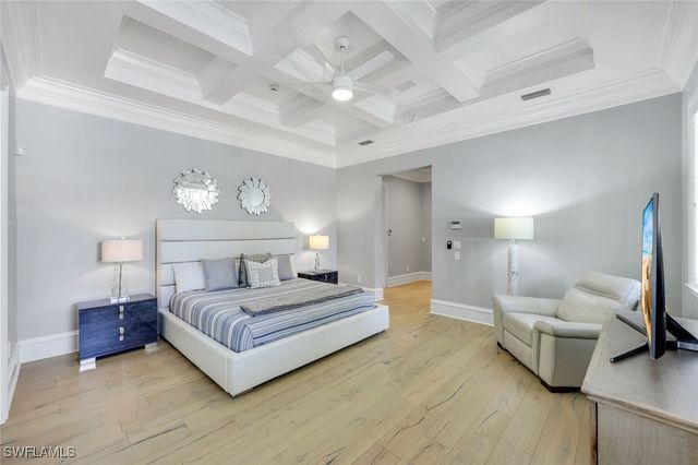 1550 GORDON DR, Naples, FL 34102