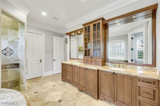 1550 GORDON DR, Naples, FL 34102