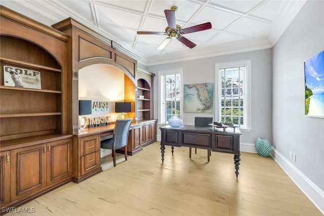 1550 GORDON DR, Naples, FL 34102