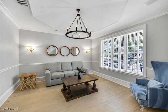 1550 GORDON DR, Naples, FL 34102