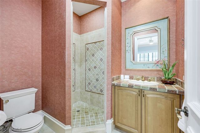 1550 GORDON DR, Naples, FL 34102