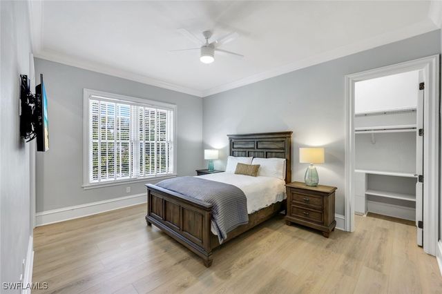 1550 GORDON DR, Naples, FL 34102